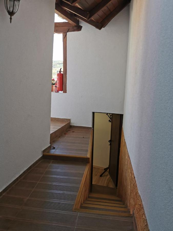 Arts Guest House -Beautiful Villa For 6 Persons 大特尔诺沃 外观 照片