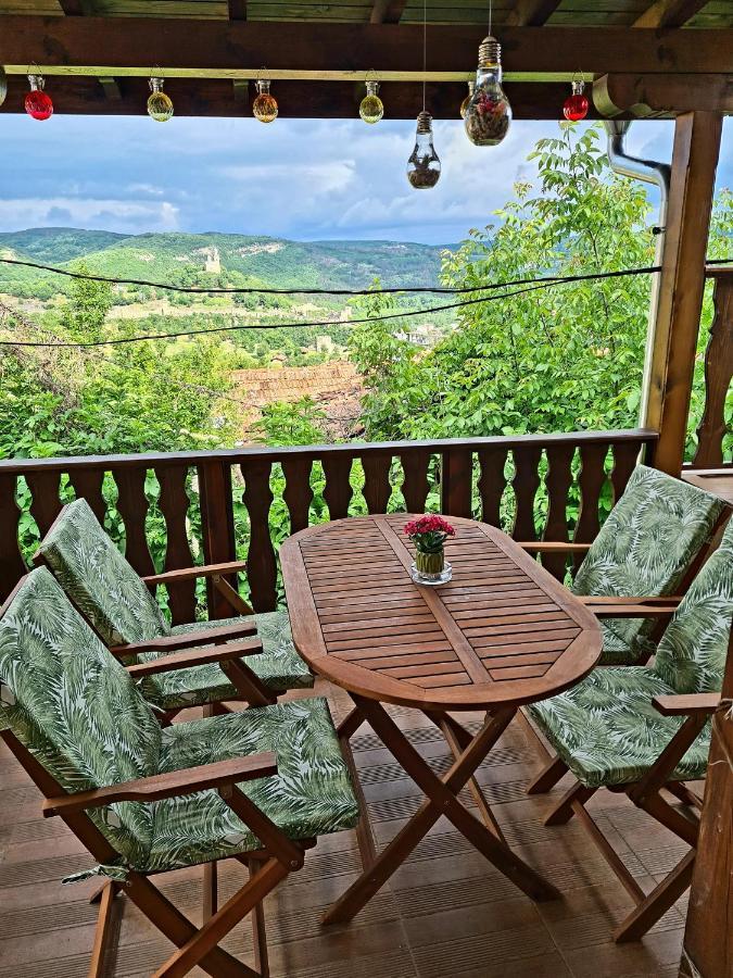 Arts Guest House -Beautiful Villa For 6 Persons 大特尔诺沃 外观 照片