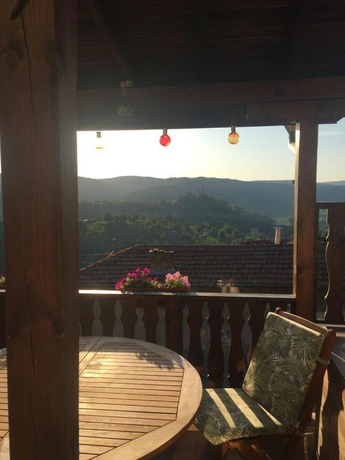 Arts Guest House -Beautiful Villa For 6 Persons 大特尔诺沃 外观 照片