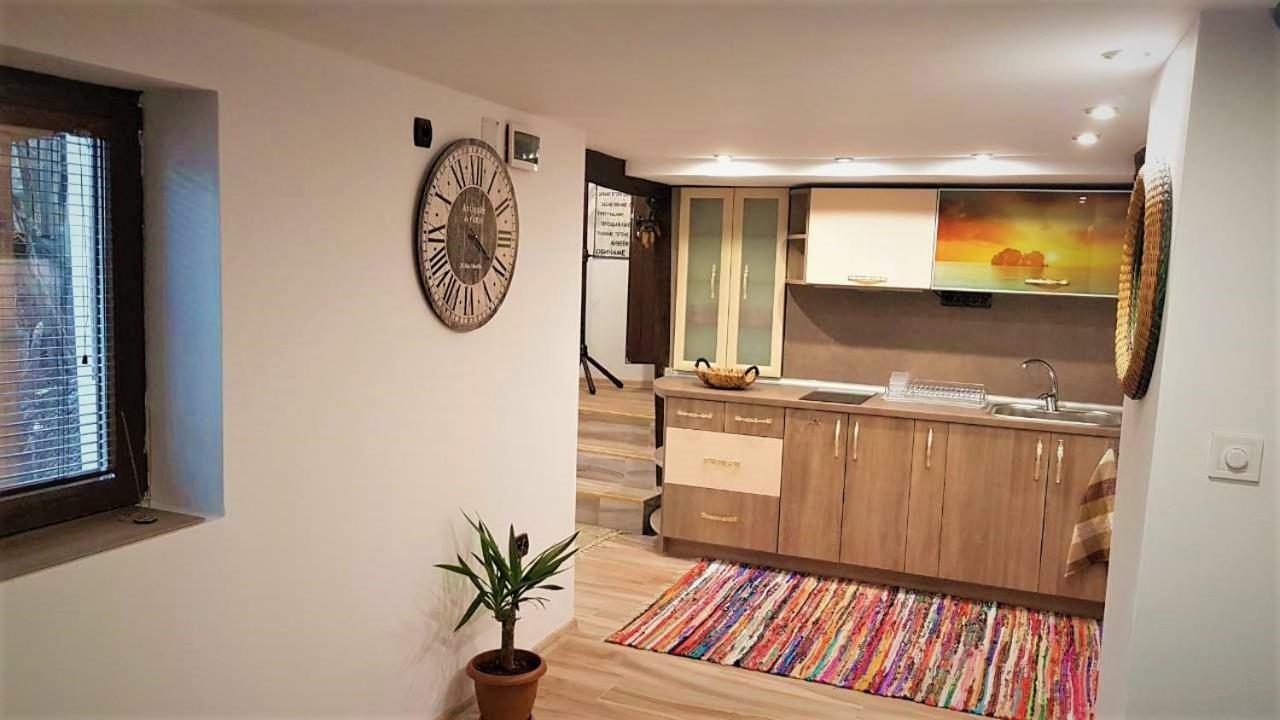 Arts Guest House -Beautiful Villa For 6 Persons 大特尔诺沃 外观 照片